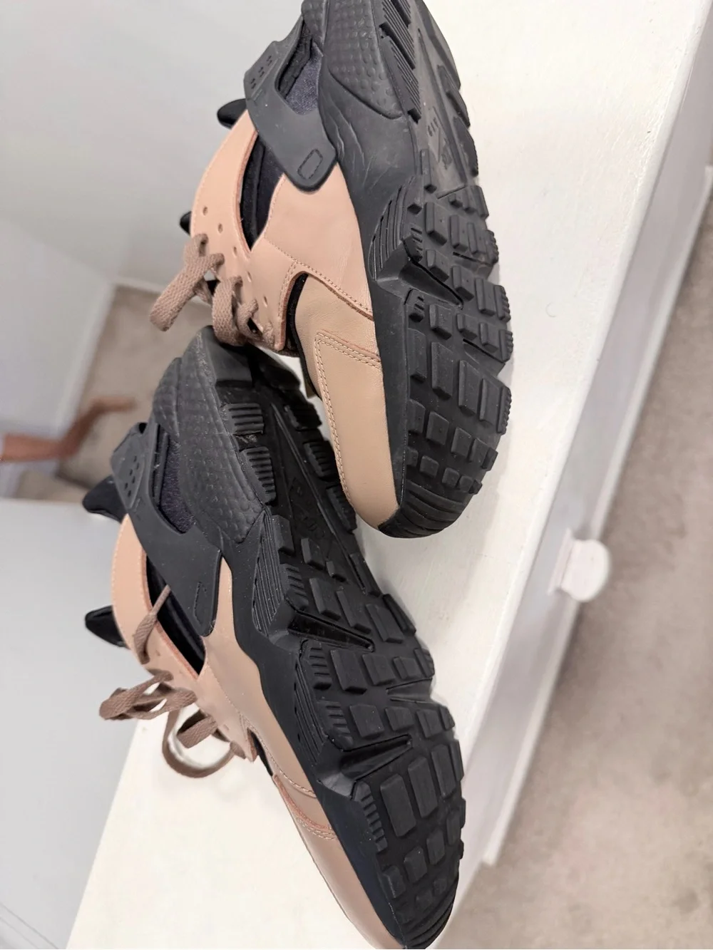 Nike Air Huarache Low-Top Sneakers in Blush Pink and Black